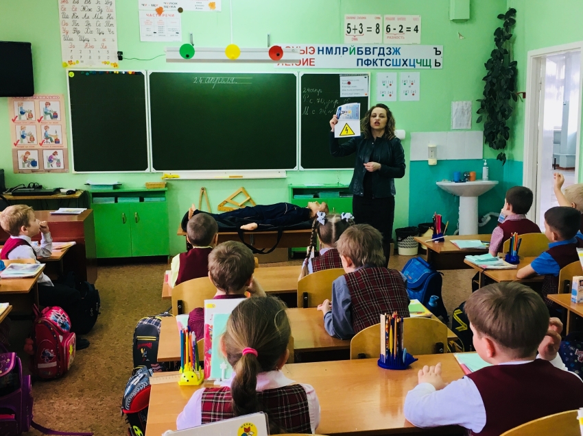 В преддверии школьных каникул энергетики напоминают о правилах электробезопасности